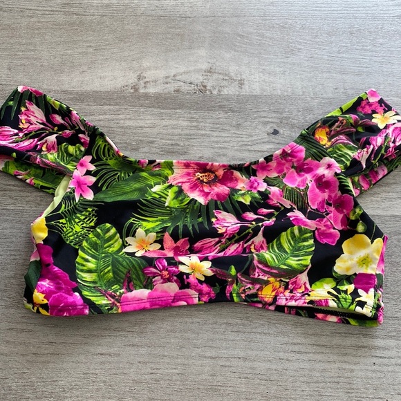 Jungle bathing suit top - Picture 1 of 2